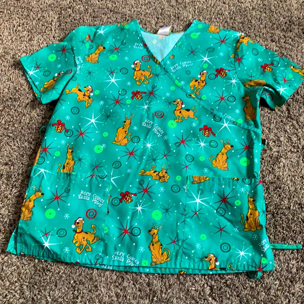 Hanna-Barbera Scooby Doo Christmas Scrub Top